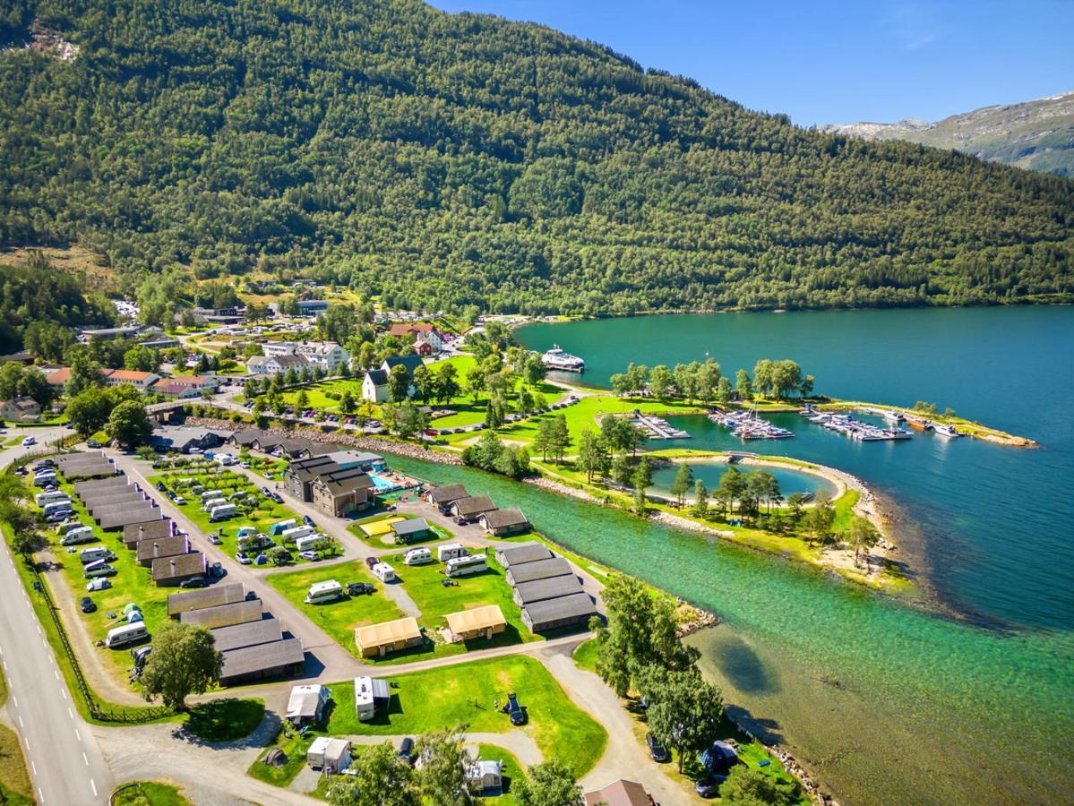 Mikkelparken Ferietun Ξενοδοχείο Kinsarvik Εξωτερικό φωτογραφία